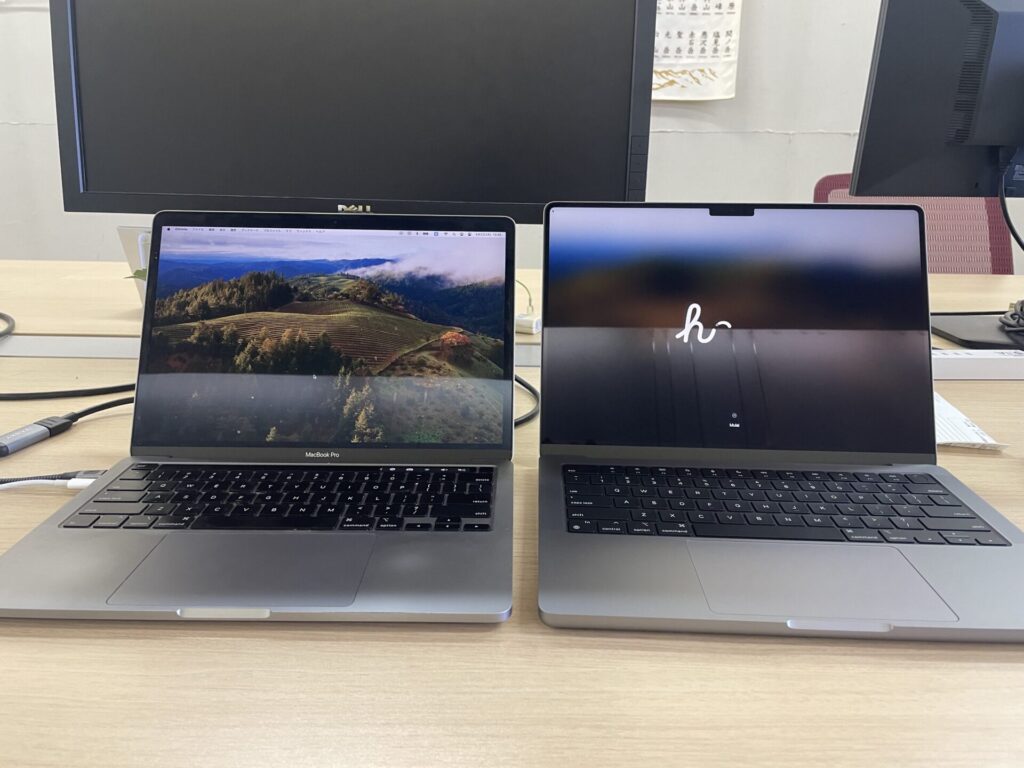 MacBookPro13インチと14インチ